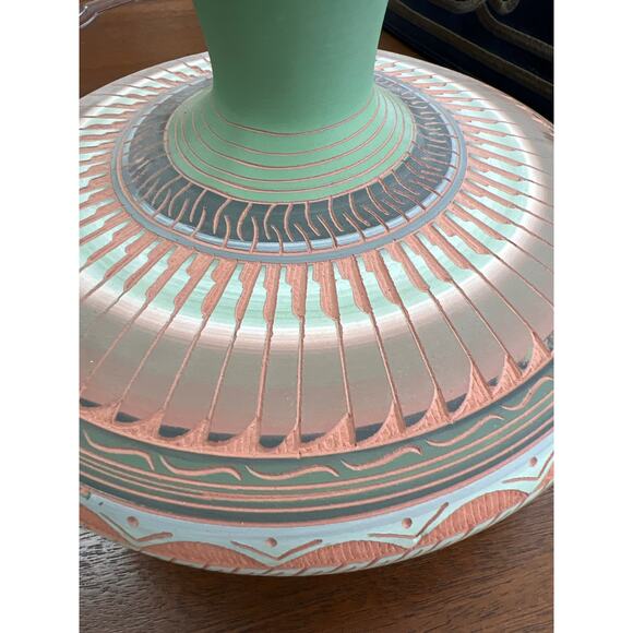 Whitegoat & Shipley Navajo Pottery Vessel – Hand-Etched Native American Art - Picture 4 of 8